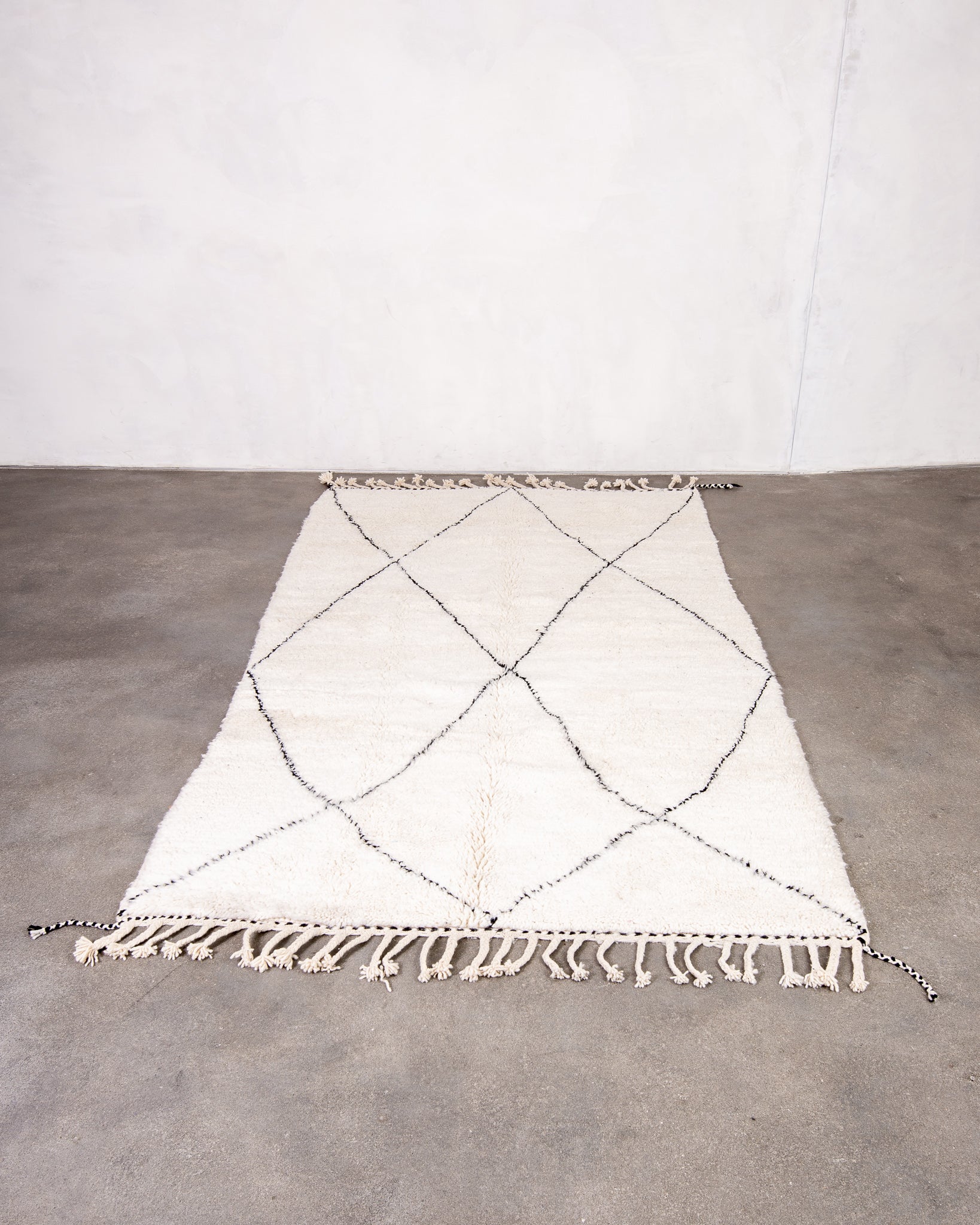 Modern designer handcrafted Berber rug from morocco Beniourain with beautiful colors and patterns